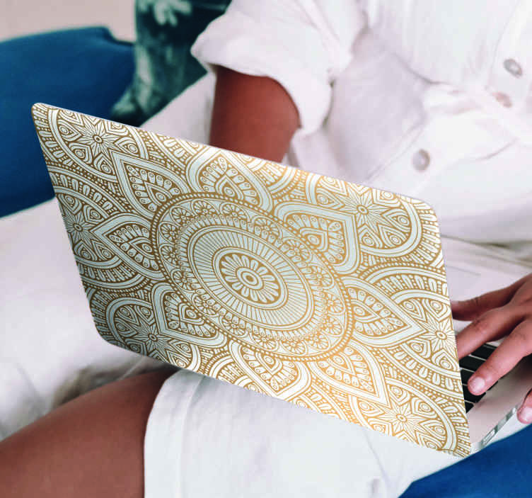 Vinilo para portátiles mandala estilo dorado - TenVinilo