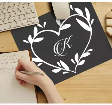 Mouse pad personalizable monograma en forma de corazón - TenVinilo