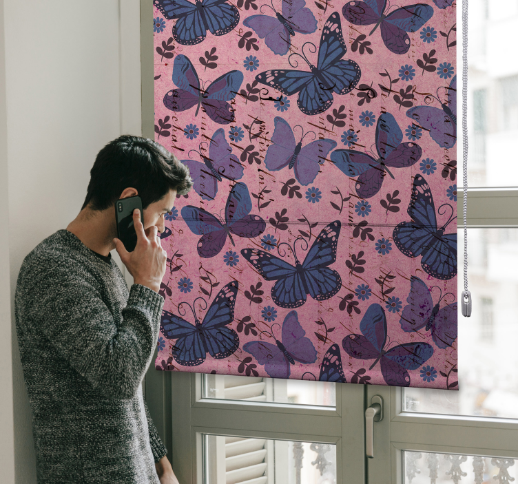 Cortina roller mariposas fondo rosa - TenVinilo