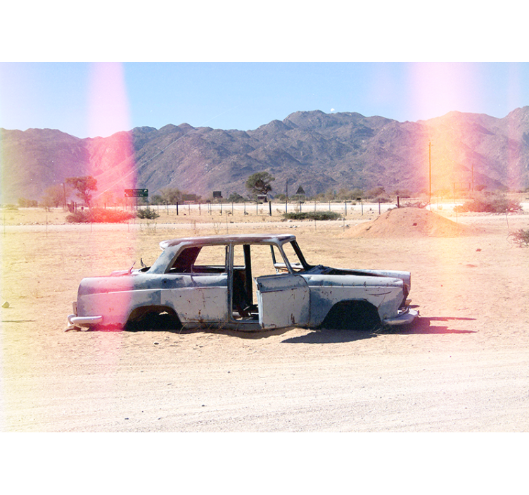 Papel mural vehículos coche clásico abandonado - TenVinilo
