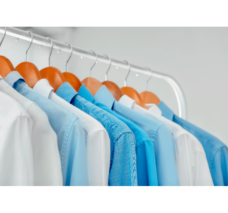 Papel mural texturas colgando camisas azules - TenVinilo