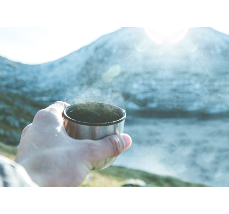 Papel mural gente sosteniendo bebida - TenVinilo