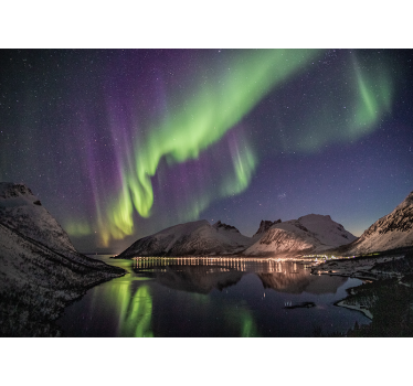 Papel mural cielo reflejo de auroras boreales - TenVinilo