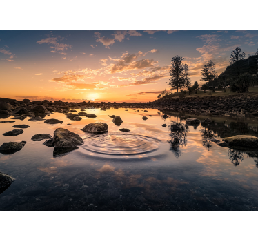 Papel mural de lago con rocas en el amanecer - TenVinilo