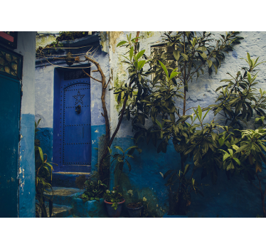Foto mural 3d Puerta de madera con paisaje rural - TenVinilo