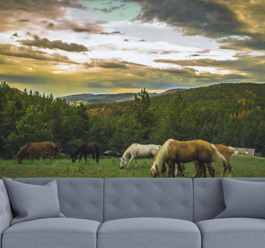 Fotomural de naturaleza Caballos en las montañas - TenVinilo
