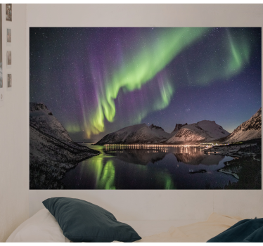 Papel mural cielo reflejo de auroras boreales - TenVinilo