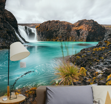 Papel mural montaña oasis de cascada serena - TenVinilo