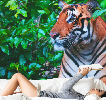 Papel mural selva tigre majestuoso mirando - TenVinilo