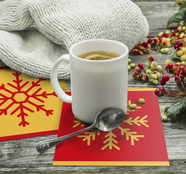 Posavasos navideño patrón de copos rojo y amarillo - TenVinilo