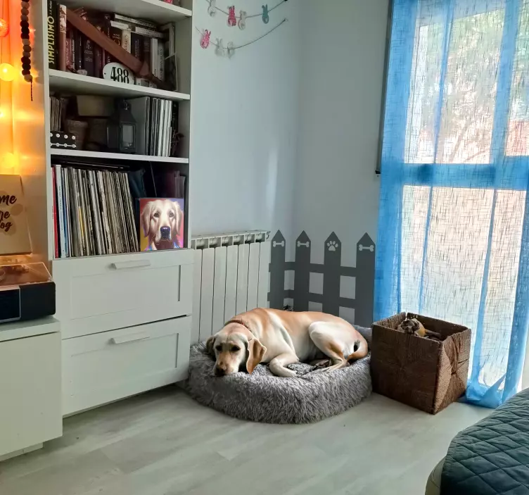 Vinilo mascota valla de jardín - TenVinilo