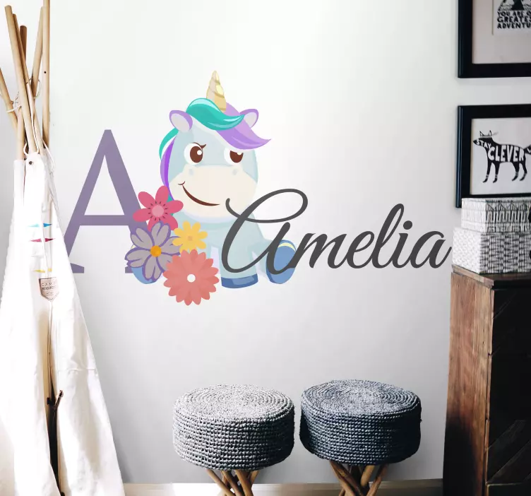 Vinilo habitación infantil Lindos animales unicornio con nombre - TenVinilo