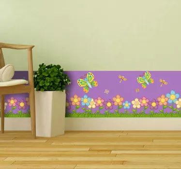 Cenefa decorativa infantil lila con mariposas - TenVinilo