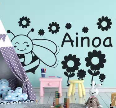 Vinilo para bebés flores y abeja con nombre - TenVinilo