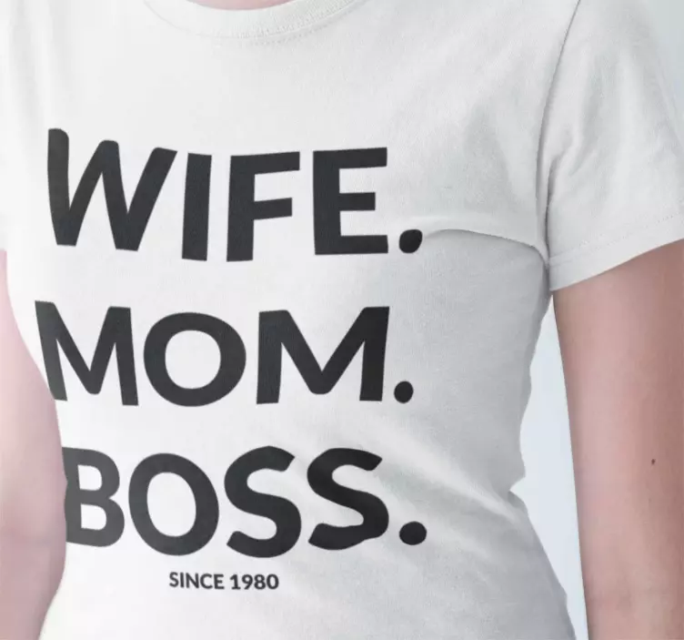 Camiseta para Madres "Wife Mom Boss" - TenVinilo