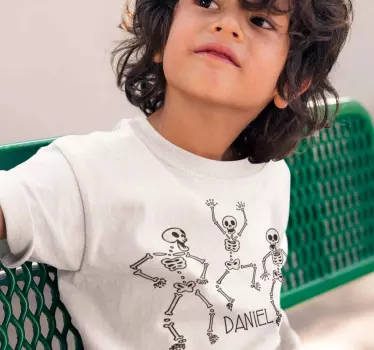 Camiseta esqueletos divertidos con nombre - TenVinilo