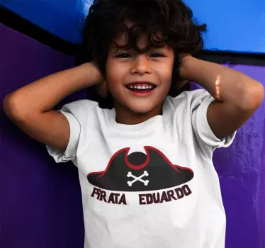 Camiseta niños sombrero pirata con nombre - TenVinilo