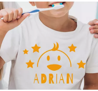 Camiseta niños personaje feliz sonriente - TenVinilo