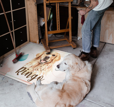 Alfombra vinílica de animales Golden retriever agua y comida - TenVinilo