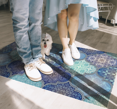 Alfombra vinílica hidráulica con patrones intrincados - TenVinilo
