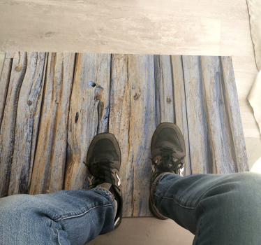 Alfombra vinilo textura madera gris y marrón - TenVinilo